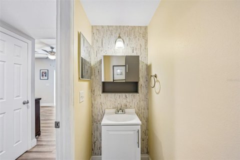 House in Lutz, Florida 4 bedrooms, 189.61 sq.m. № 2137132 - photo 16