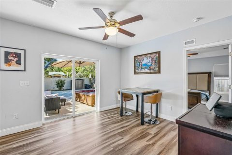 House in Lutz, Florida 4 bedrooms, 189.61 sq.m. № 2137132 - photo 15