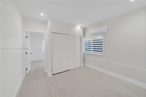 Commercial property in Miami, Florida 2 bedrooms, 155.33 sq.m. № 2086964 - photo 6