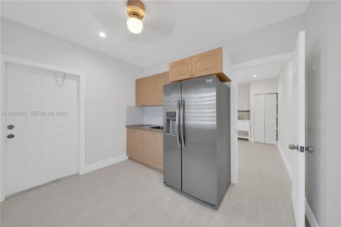 Commercial property in Miami, Florida 2 bedrooms, 155.33 sq.m. № 2086964 - photo 3