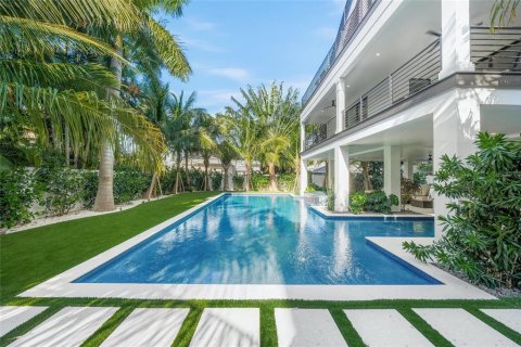 Купить виллу или дом в Сарасота, Флорида 8 комнат, 436.83м2, № 1808036 - фото 2