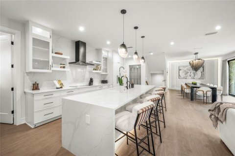 Купить виллу или дом в Сарасота, Флорида 8 комнат, 436.83м2, № 1808036 - фото 8