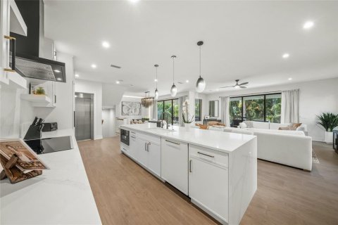 Купить виллу или дом в Сарасота, Флорида 8 комнат, 436.83м2, № 1808036 - фото 11