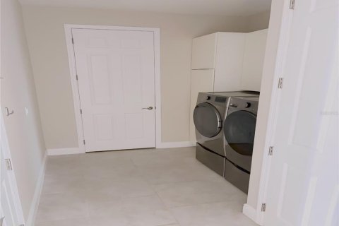 Casa en venta en Sarasota, Florida, 4 dormitorios, 236.99 m2 № 1885872 - foto 8