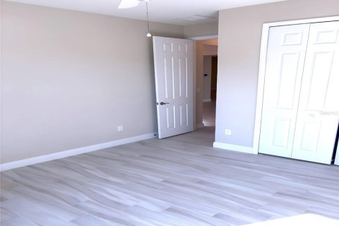 Casa en venta en Sarasota, Florida, 4 dormitorios, 236.99 m2 № 1885872 - foto 6
