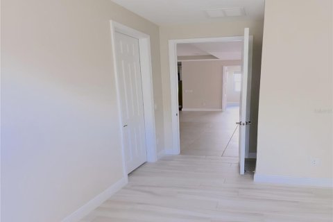 Casa en venta en Sarasota, Florida, 4 dormitorios, 236.99 m2 № 1885872 - foto 16