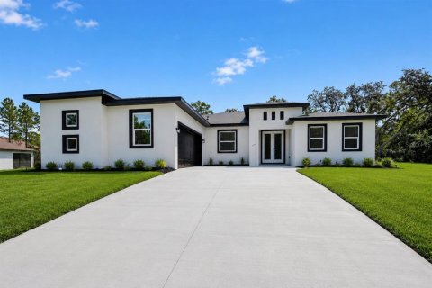 House in Homosassa, Florida 4 bedrooms, 223.52 sq.m. № 2323027