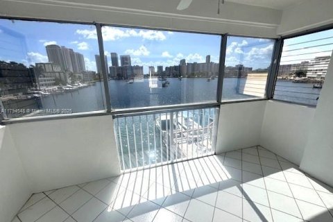 Condominio en venta en Hallandale Beach, Florida, 2 dormitorios, 110.55 m2 № 1709279 - foto 5