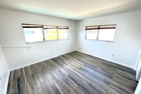 Condominio en venta en Hallandale Beach, Florida, 2 dormitorios, 110.55 m2 № 1709279 - foto 10