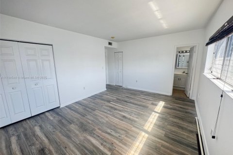 Condominio en venta en Hallandale Beach, Florida, 2 dormitorios, 110.55 m2 № 1709279 - foto 6