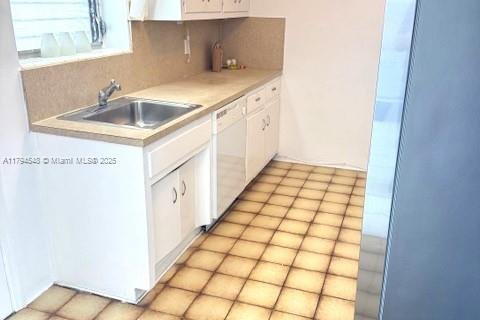 Condominio en venta en Hallandale Beach, Florida, 2 dormitorios, 110.55 m2 № 1709279 - foto 17