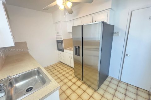 Condominio en venta en Hallandale Beach, Florida, 2 dormitorios, 110.55 m2 № 1709279 - foto 18