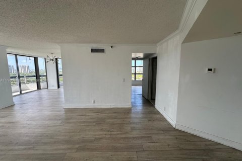 Condominio en venta en Aventura, Florida, 2 dormitorios, 126.44 m2 № 1985396 - foto 11