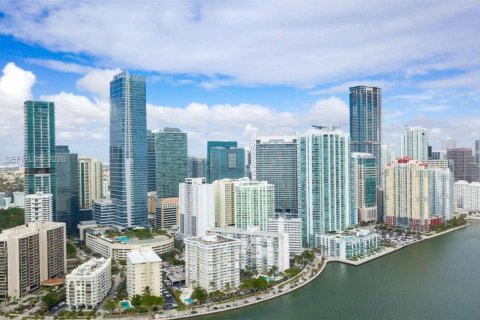 Condo in Miami, Florida, 2 bedrooms  № 2052867 - photo 29