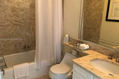 Condo in Miami, Florida, 2 bedrooms  № 2052867 - photo 21