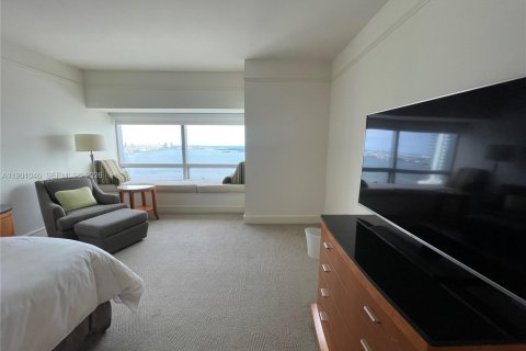 Condo in Miami, Florida, 2 bedrooms  № 2052867 - photo 16