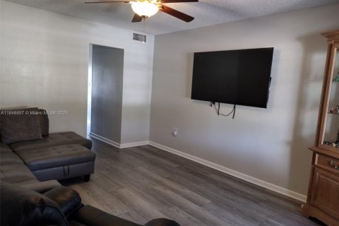 Commercial property in Lake Placid, Florida № 1961979 - photo 3