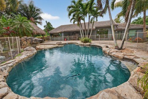 Villa ou maison à vendre à Davie, Floride: 4 chambres, 263.19 m2 № 2063376 - photo 27