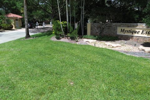 Villa ou maison à vendre à Davie, Floride: 4 chambres, 263.19 m2 № 2063376 - photo 3