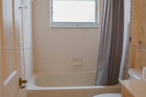 Casa en venta en Boynton Beach, Florida, 3 dormitorios, 205.78 m2 № 1993700 - foto 15