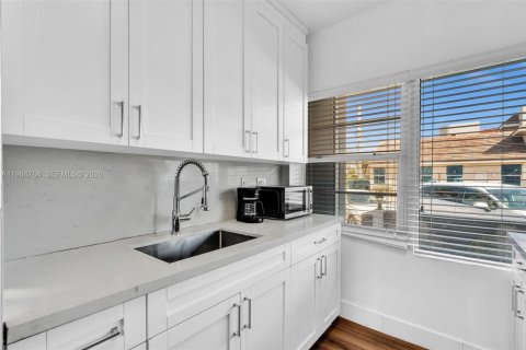 Apartamento en alquiler en Lauderdale-by-the-Sea, Florida, 2 dormitorios, 103.68 m2 № 2047852 - foto 12