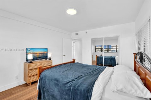 Apartamento en alquiler en Lauderdale-by-the-Sea, Florida, 2 dormitorios, 103.68 m2 № 2047852 - foto 21