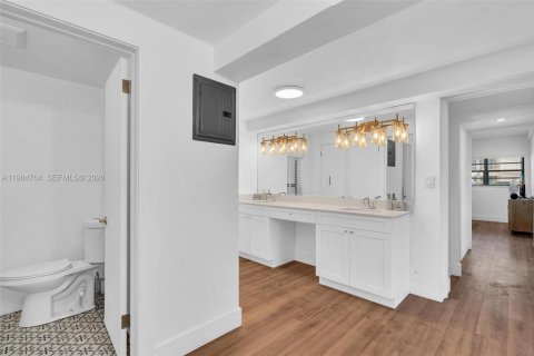 Apartamento en alquiler en Lauderdale-by-the-Sea, Florida, 2 dormitorios, 103.68 m2 № 2047852 - foto 27