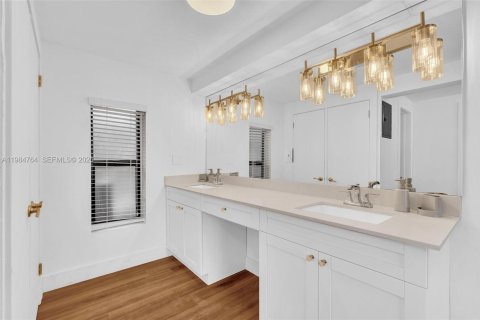 Apartamento en alquiler en Lauderdale-by-the-Sea, Florida, 2 dormitorios, 103.68 m2 № 2047852 - foto 28