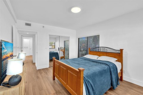 Apartamento en alquiler en Lauderdale-by-the-Sea, Florida, 2 dormitorios, 103.68 m2 № 2047852 - foto 20