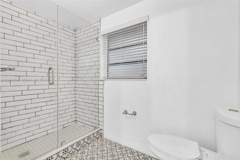 Apartamento en alquiler en Lauderdale-by-the-Sea, Florida, 2 dormitorios, 103.68 m2 № 2047852 - foto 30