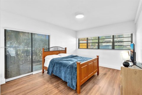 Apartamento en alquiler en Lauderdale-by-the-Sea, Florida, 2 dormitorios, 103.68 m2 № 2047852 - foto 19