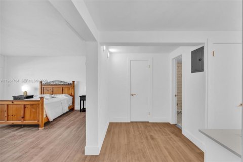 Apartamento en alquiler en Lauderdale-by-the-Sea, Florida, 2 dormitorios, 103.68 m2 № 2047852 - foto 25