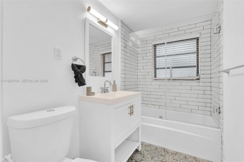 Apartamento en alquiler en Lauderdale-by-the-Sea, Florida, 2 dormitorios, 103.68 m2 № 2047852 - foto 24