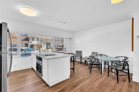 Apartamento en alquiler en Lauderdale-by-the-Sea, Florida, 2 dormitorios, 103.68 m2 № 2047852 - foto 9