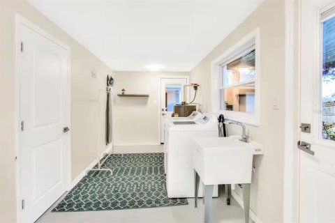 Villa ou maison à vendre à Winter Haven, Floride: 5 chambres, 243.96 m2 № 2127138 - photo 23