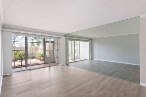 Condominio en alquiler en Tampa, Florida, 2 dormitorios, 81.29 m2 № 1917363 - foto 9