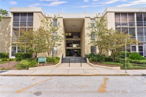 Condominio en alquiler en Tampa, Florida, 2 dormitorios, 81.29 m2 № 1917363 - foto 1