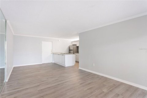 Condominio en alquiler en Tampa, Florida, 2 dormitorios, 81.29 m2 № 1917363 - foto 11
