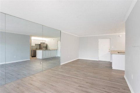 Condominio en alquiler en Tampa, Florida, 2 dormitorios, 81.29 m2 № 1917363 - foto 10