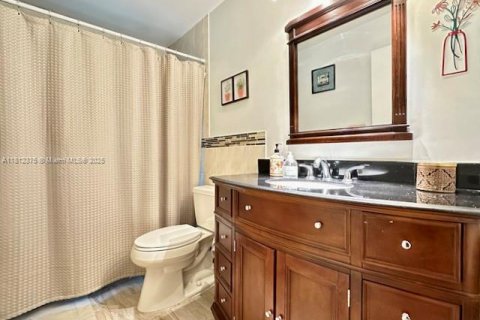 Casa en venta en Pembroke Pines, Florida, 3 dormitorios, 195.65 m2 № 1760771 - foto 17