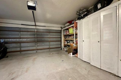 Casa en venta en Pembroke Pines, Florida, 3 dormitorios, 195.65 m2 № 1760771 - foto 12