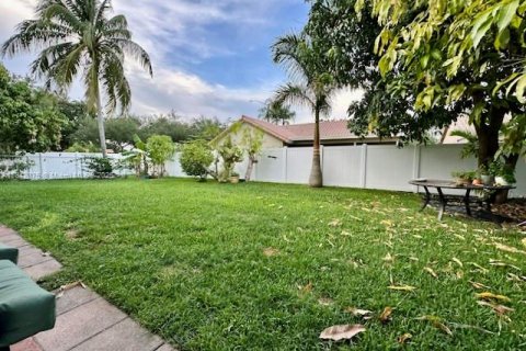 Casa en venta en Pembroke Pines, Florida, 3 dormitorios, 195.65 m2 № 1760771 - foto 19