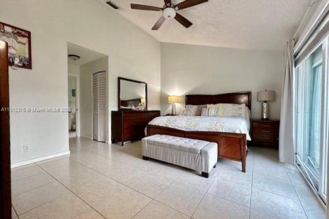 Casa en venta en Pembroke Pines, Florida, 3 dormitorios, 195.65 m2 № 1760771 - foto 13