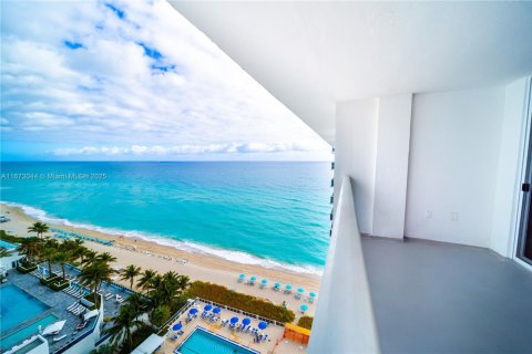 Condo in Hollywood, Florida, 2 bedrooms  № 1698425 - photo 5