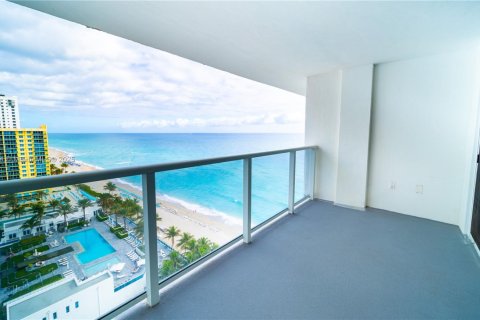 Condo in Hollywood, Florida, 2 bedrooms  № 1698425 - photo 2