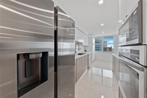 Condo in Hollywood, Florida, 2 bedrooms  № 1698425 - photo 10