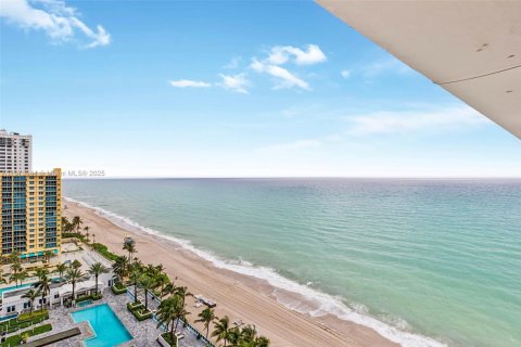 Condo in Hollywood, Florida, 2 bedrooms  № 1698425 - photo 29