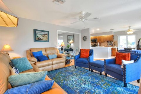 House in Bradenton, Florida 3 bedrooms, 221.85 sq.m. № 1659026 - photo 12