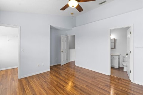 Townhouse in Tampa, Florida 2 bedrooms, 106.47 sq.m. № 2237388 - photo 12