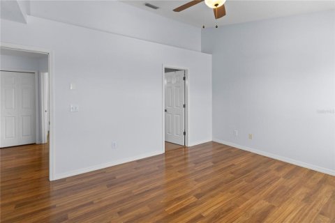 Townhouse in Tampa, Florida 2 bedrooms, 106.47 sq.m. № 2237388 - photo 10